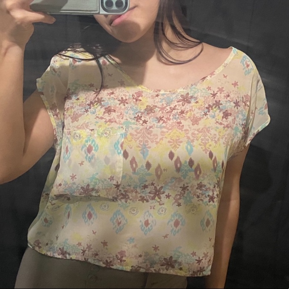 🚨 2/$10🚨 Patterned Top